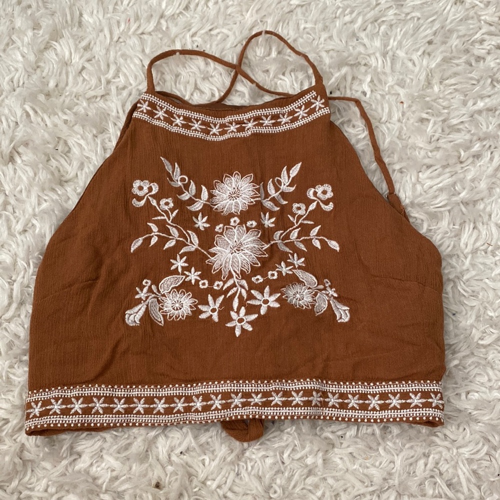 Bought from Plato’s Closet. Not sure the brand. Size Large